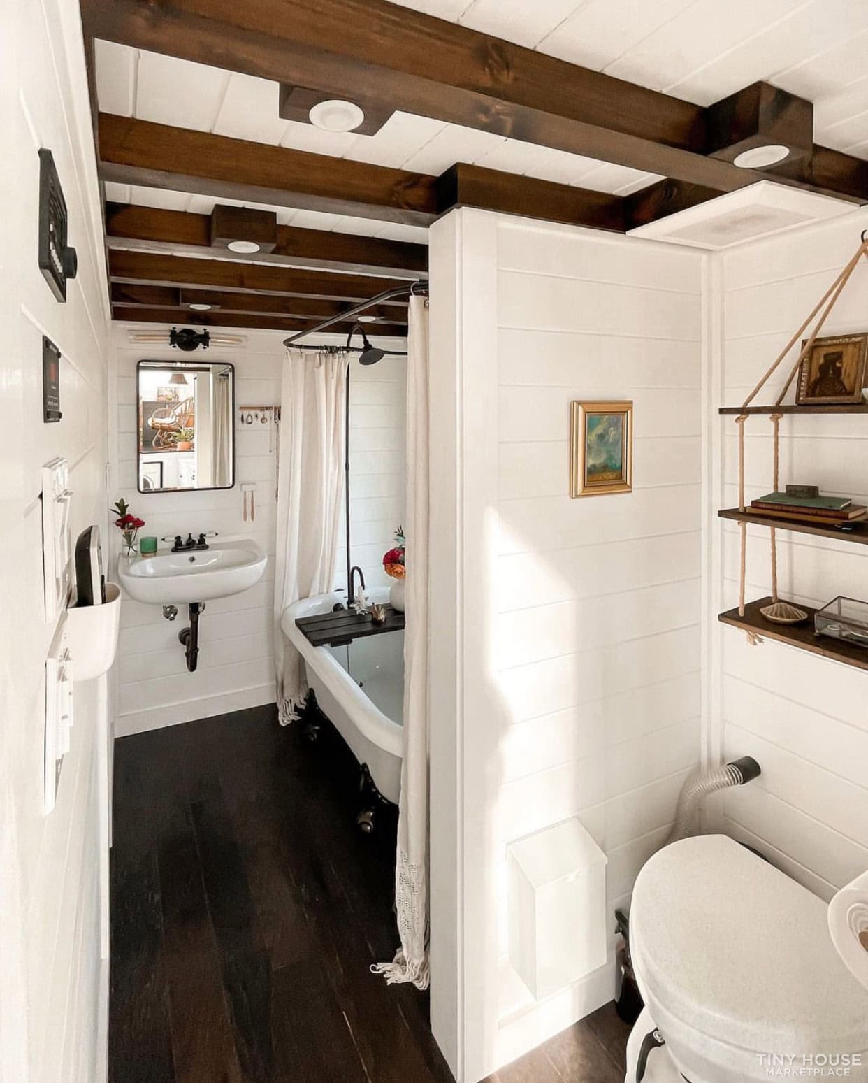 Ava the Elegant 40 ft. Gooseneck Tiny Home with Clawfoot Tub
