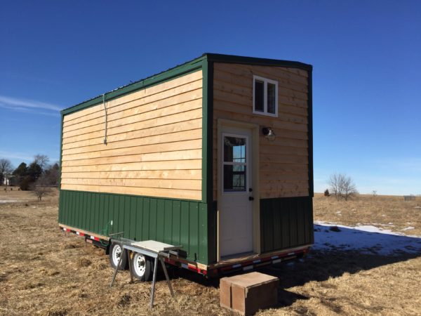 bachelors-off-grid-tiny-house-in-nebraska-for-sale-005