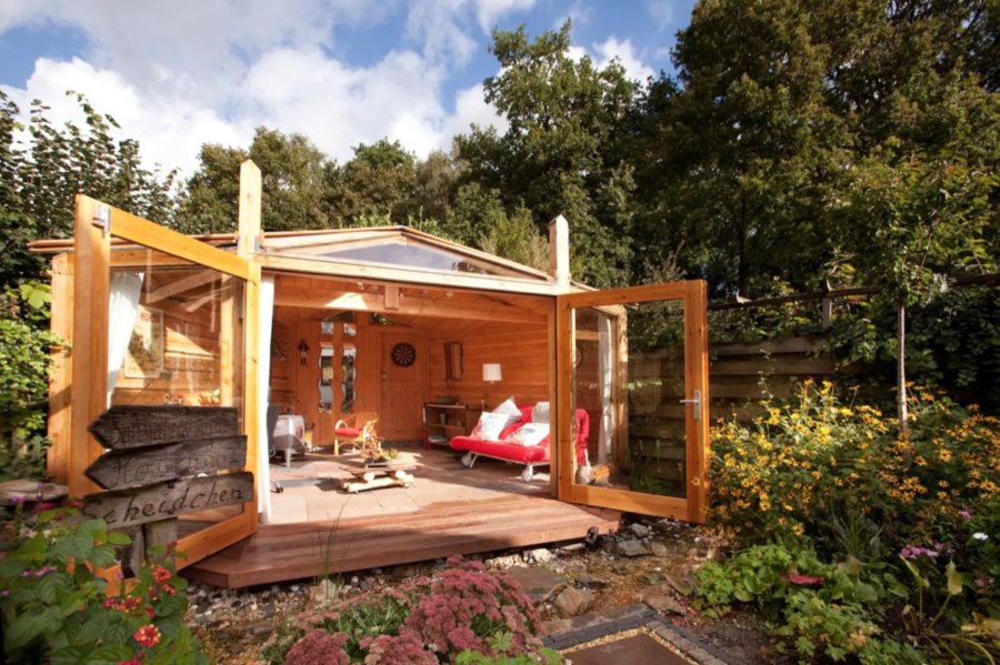 Backyard Garden Cabin in the Netherlands via Bea-Frans-Airbnb 001