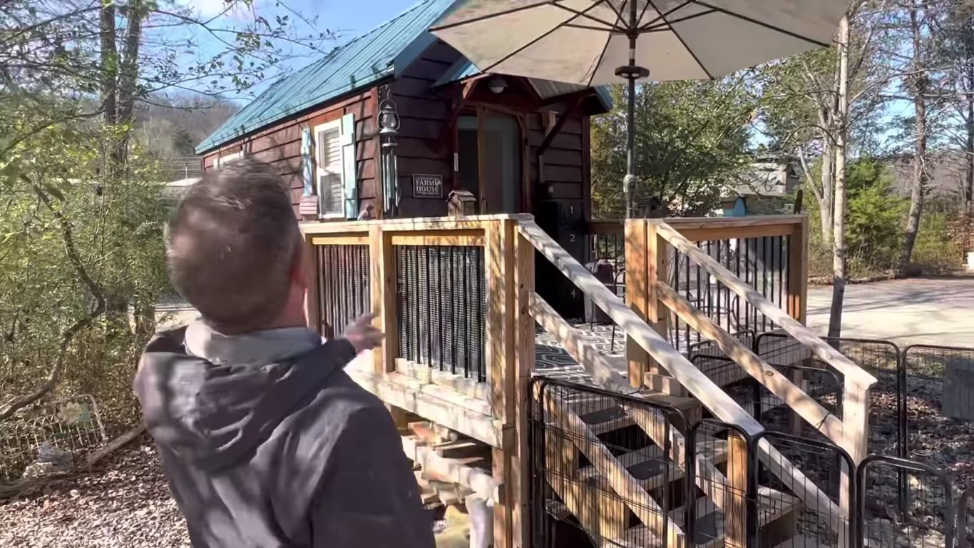 Barbara’s18 ft. Industrial Farmhouse 3