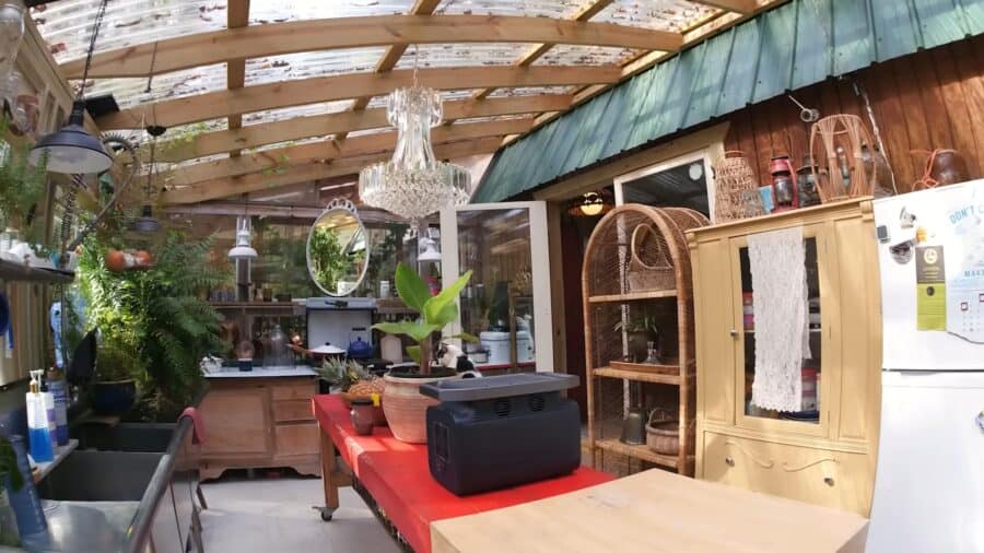 Beloved Cabin w: Greenhouse Kitchen and Bathroom 99