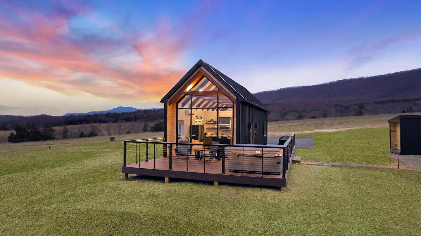 Modern Cabin with Mountain Views