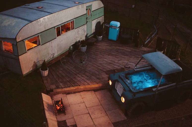 Bluebird Penthouse Cabin w/ Land Rover Hot Tub