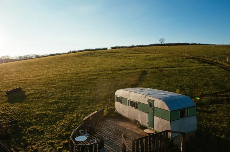 Bluebird Penthouse Cabin w/ Land Rover Hot Tub