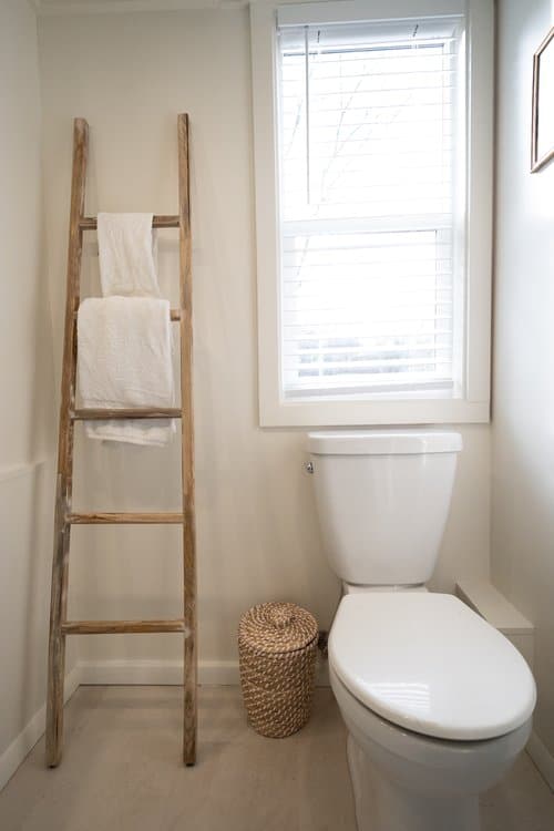 Photo inspiration: Fresh Look at Country Retreat Tiny House By Handcrafted Movement