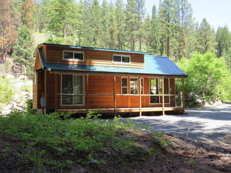 Cabin 4 at Antone Creek Lodge Stay in Richs Portable Cabins