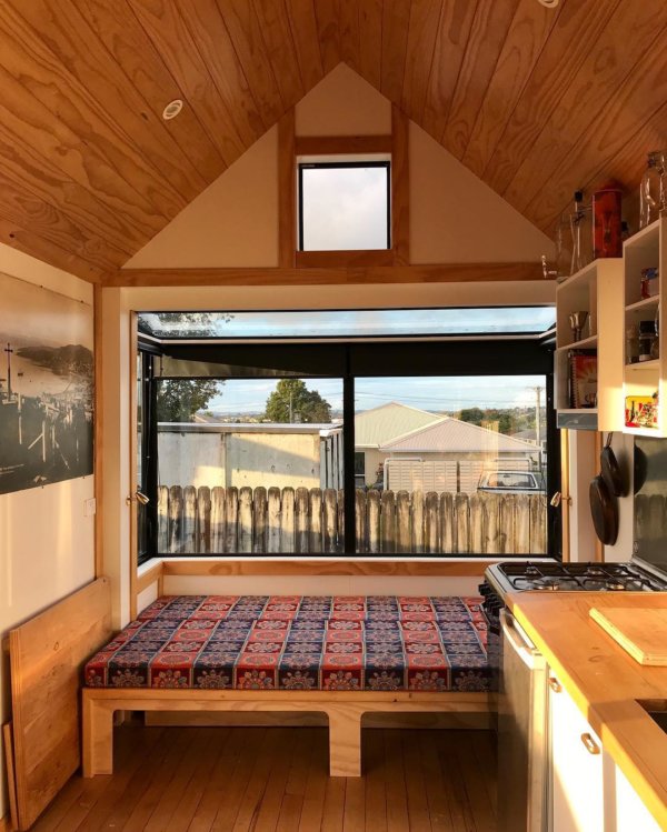 Camandas Love-Shack Tiny House in New Zealand via camandas_tinyhouse-Instagram 003