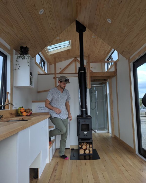 Camandas Love-Shack Tiny House in New Zealand via camandas_tinyhouse-Instagram 006
