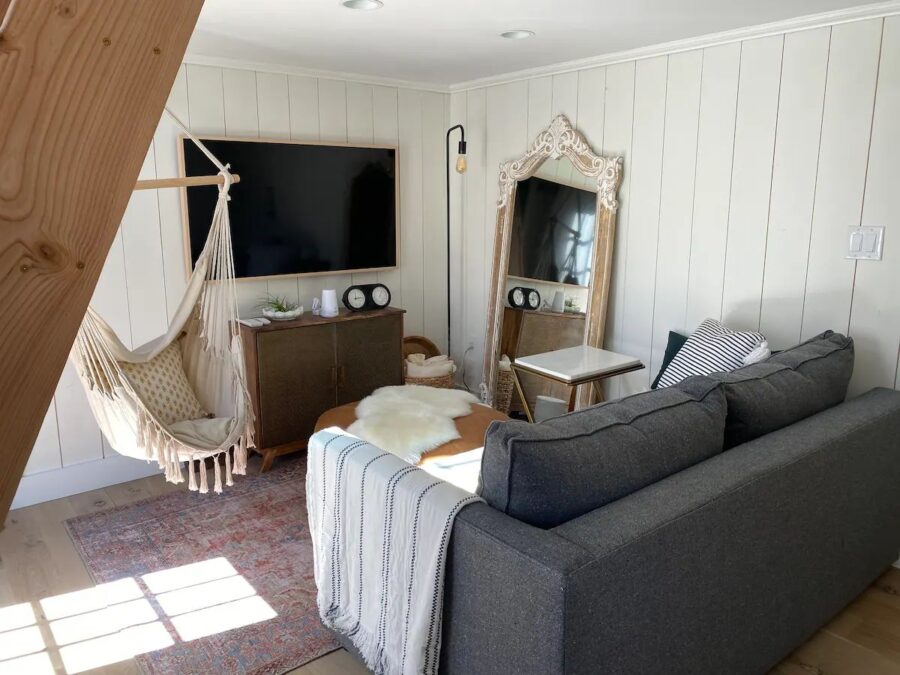 Cedar Flat w a Cozy Loft Bedroom 23