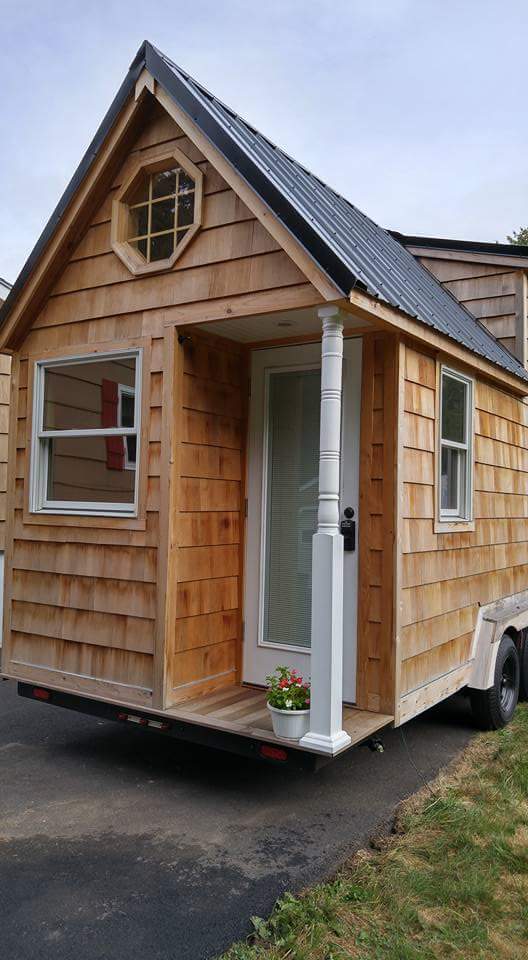 $30k Cedar Shake Tiny House in Connecticut Images © Amy/Rich