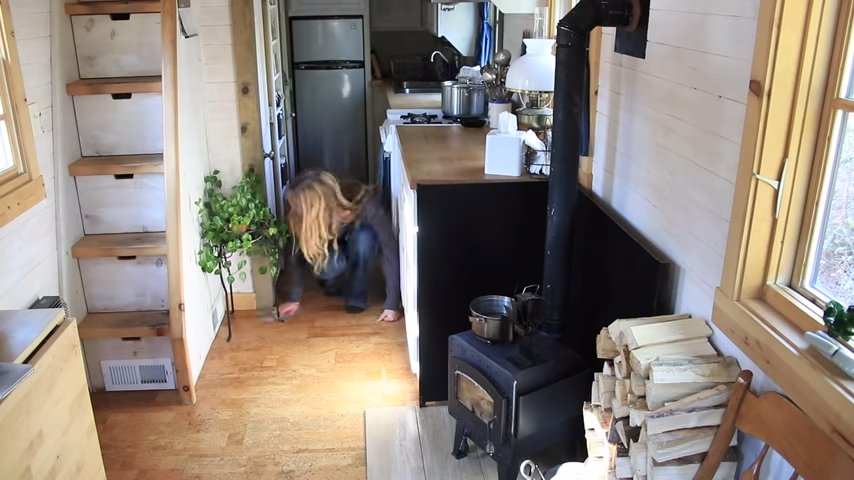 Cleaning Day in a Tiny House via Fy Nyth YouTube 004