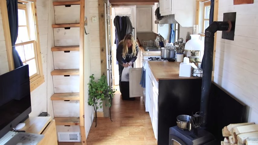 Cleaning Day in a Tiny House via Fy Nyth YouTube 007