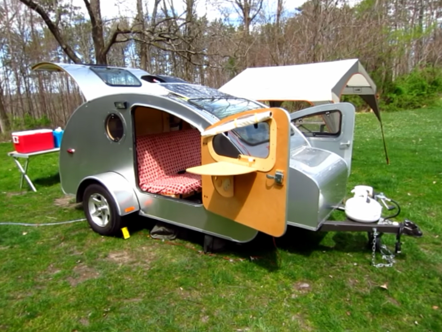 Cosmo’s Tiny Vacation Teardrop Home on Wheels 2