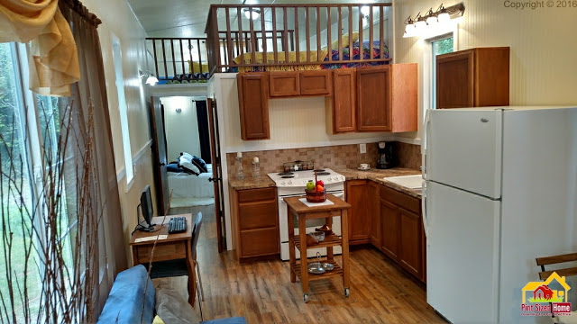 country-pint-sized-tiny-home-006