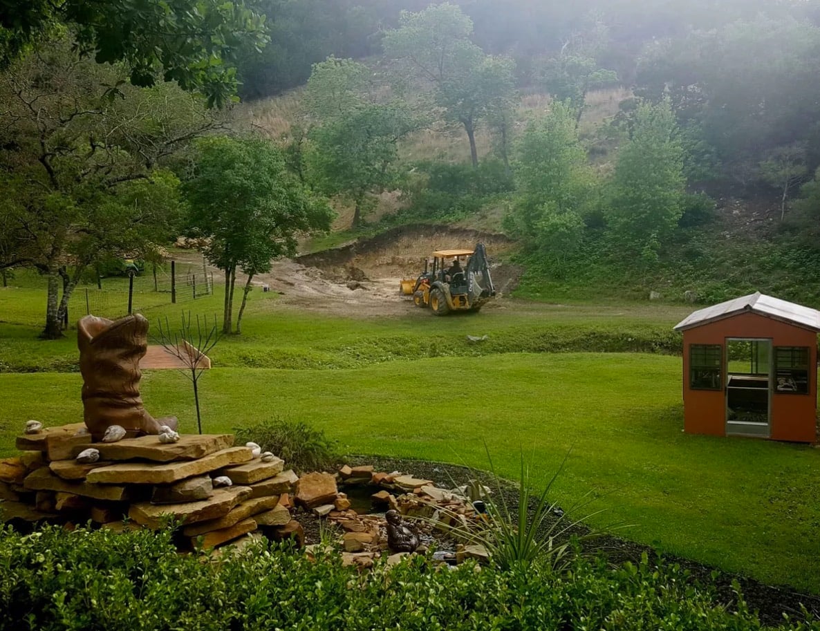 Couple Building 600 SF Hobbit House in Texas