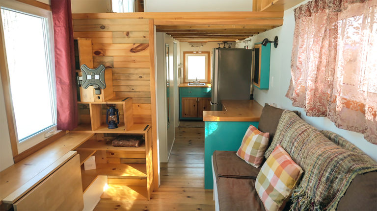 Couple’s 3 Years Living Fully Off-Grid in a Tiny House