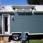 Couples-118-sq-ft-THOW-001
