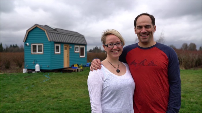 Couple’s %22Blueberry%22 Tiny House on Wheels 004