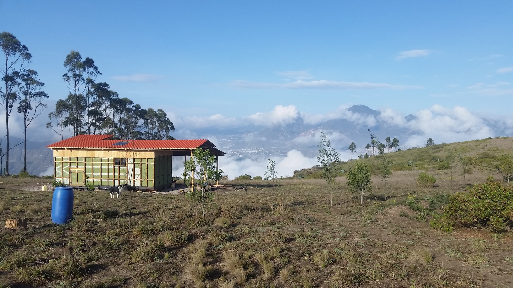 Couple’s DIY Tiny House in Ecuador. 3