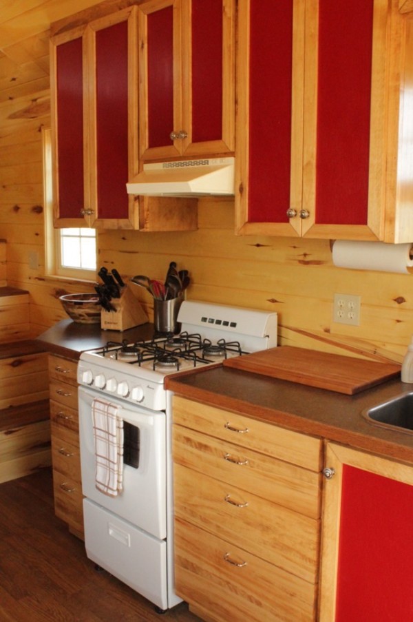 Couples Off Grid Tiny House on Wheels 002