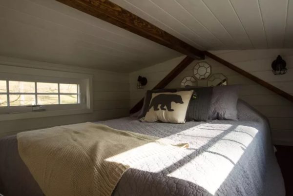 This Sleeping Loft Looks Ultra Cozy! And you also get the dormer windows!