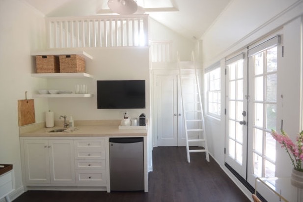 Cupcakes and Cashmere Tiny House 001