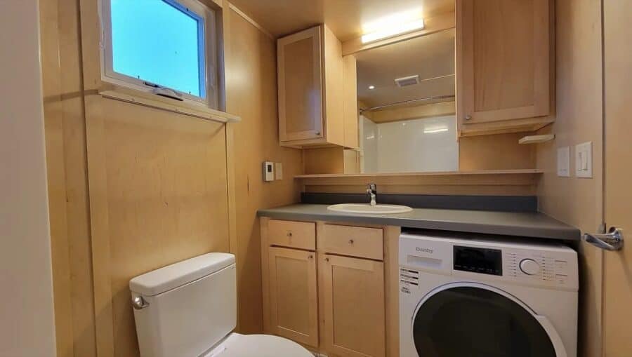 Custom eOne Tiny house 007