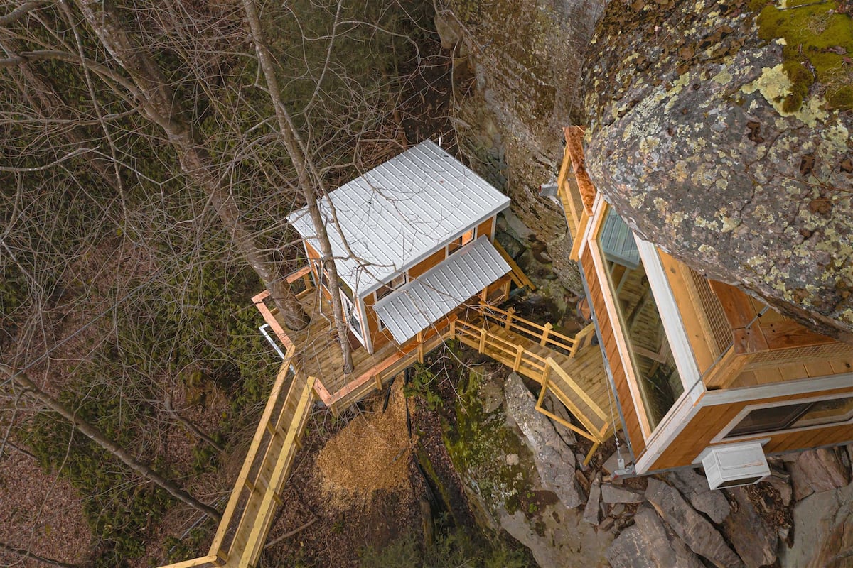 Dare-Devil’s Cabin Suspended From A Cliff 5