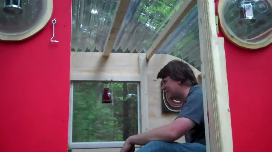 Deek builds UB-30 tiny treehouse cabin for his brothers 30th birthday via relaxshacks-com 002