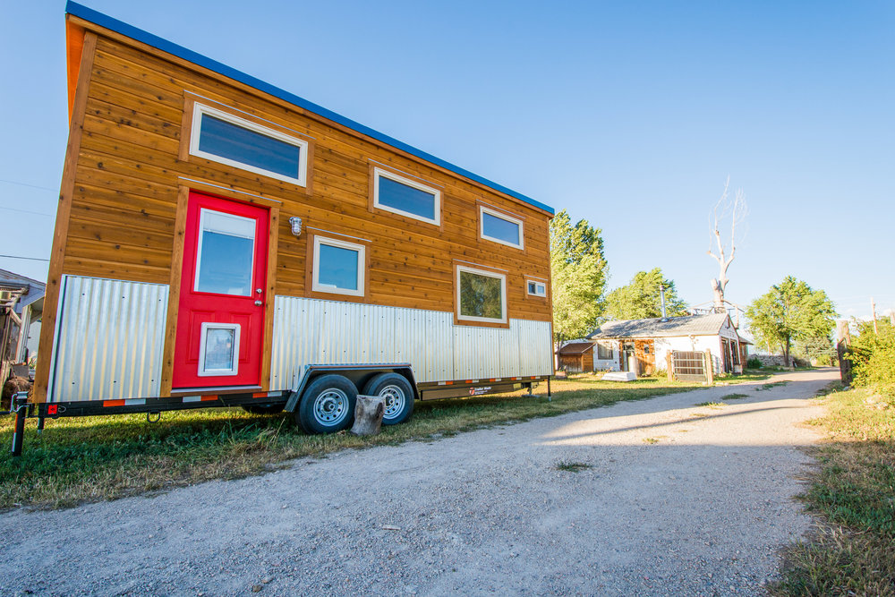 Dennis 24 MitchCraft Tiny House 001