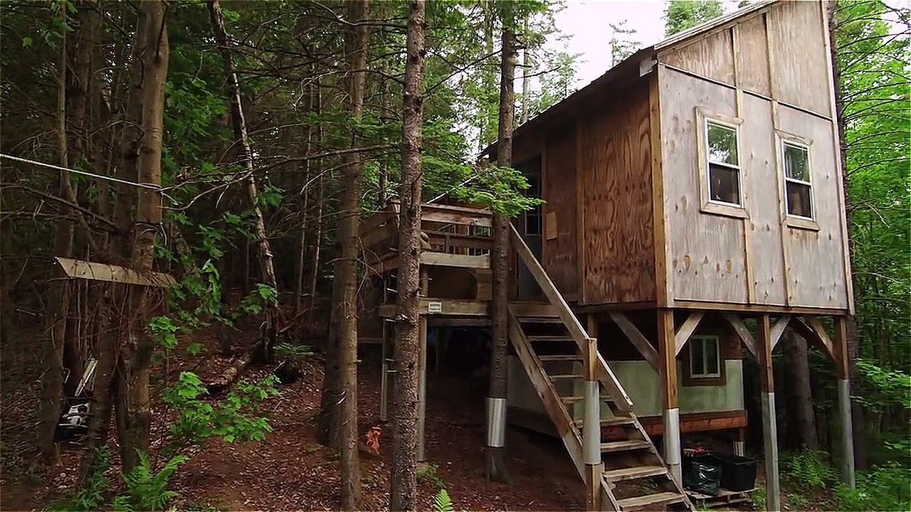 Diedricksen Brothers Tiny Cabin Escape in Northern Vermont 01