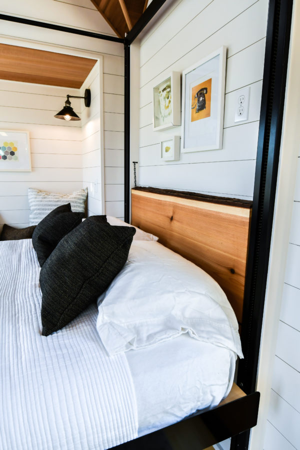 Downstairs Bedroom in a Tiny House Thanks to Elevator Bed