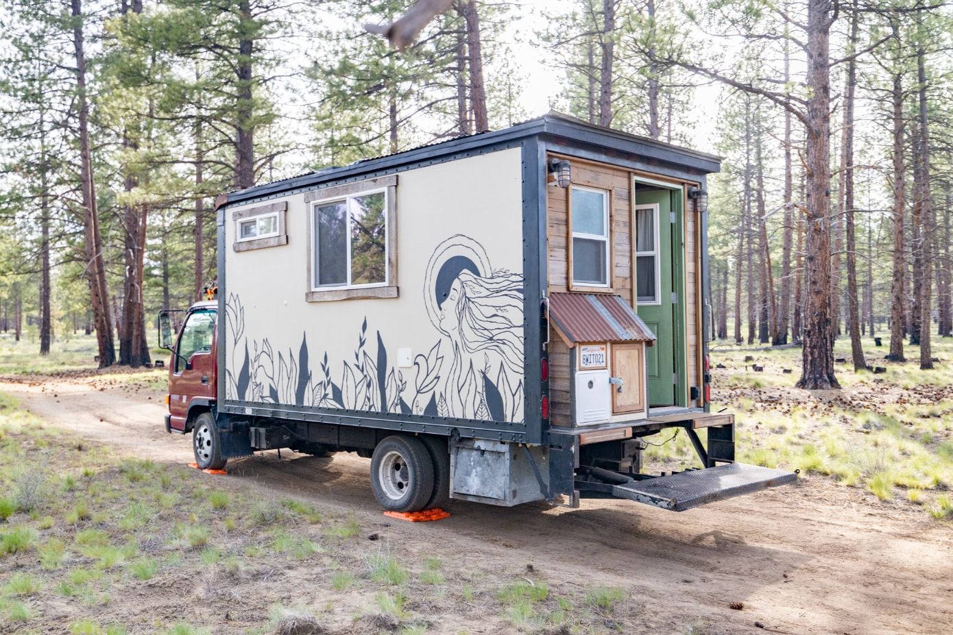 Elfie The Craigslist Created Box Truck elfie-the-craigslist-created-box-truck