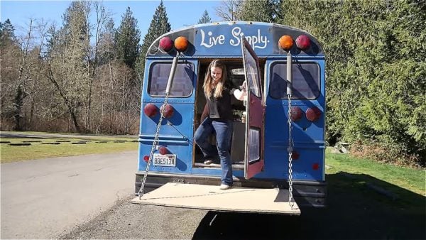 Ellen DegenerBUS Skoolie Tiny House 004