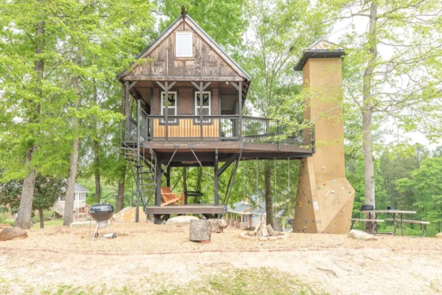 Enchanted Tree House in Phenix City Alabama via Kim-Airbnb 001