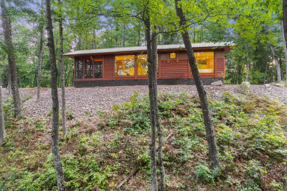 Modern King XL Tiny House at Canoe Bay Village