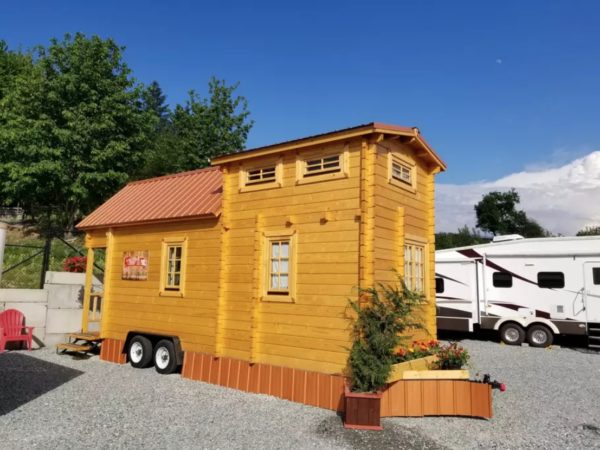 EuroCabin Log Cabin Tiny House Vacation on South Prairie Creek 001