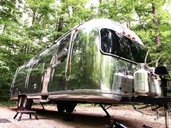Family of 6 Traveling Full-Time in 1972 Airstream-003