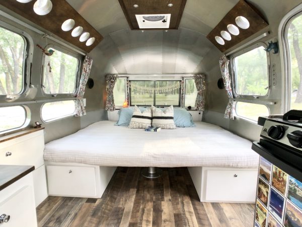 Family of 6 Traveling Full-Time in 1972 Airstream-007