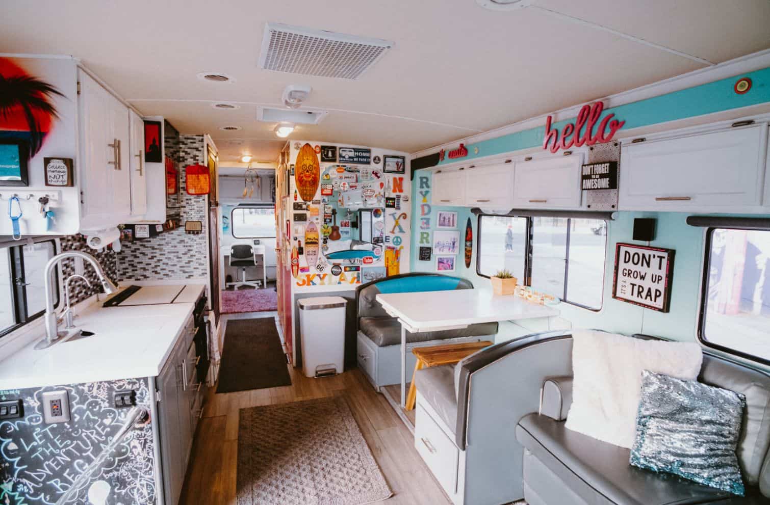 Family’s 7 Years Living Nomadically in 1999 Winnebago