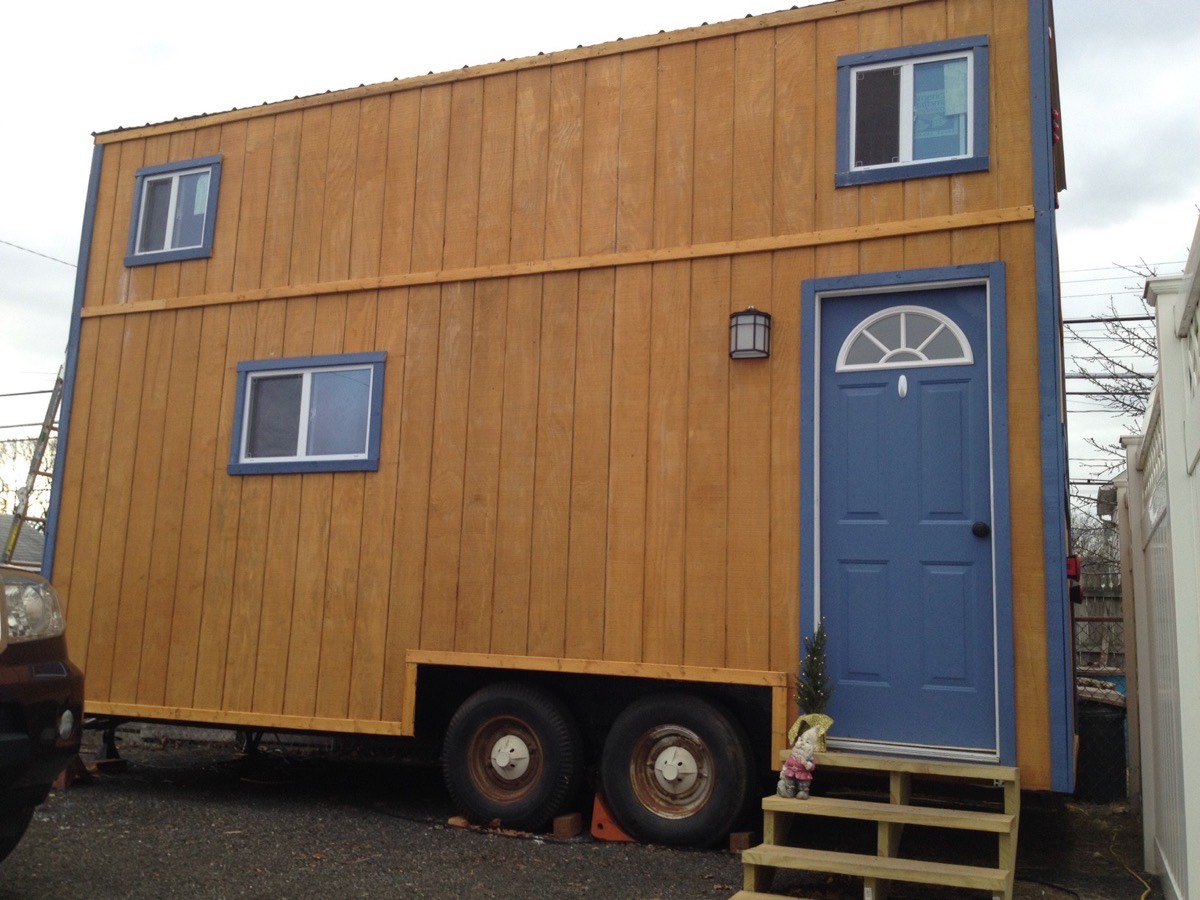 Familys DIY 8k Tiny House on Wheels 001