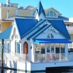 Floating Castle Vacation Cottage near Sarasota on the Manatee River 001