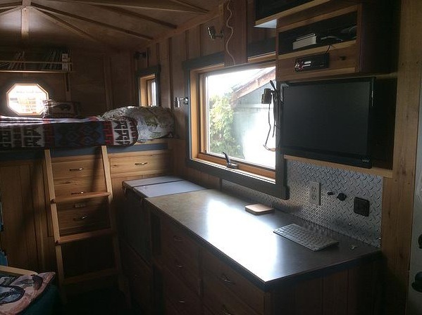 Ford-Cargo-House-Truck-Tiny-House-RVs-003
