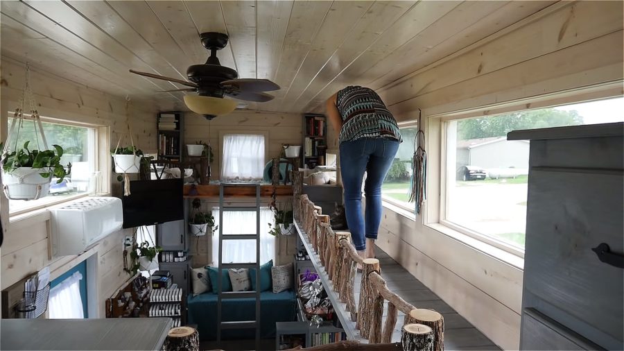 Former Hoarder Goes Tiny with her Two Cats and Home Business Image © Tiny House Giant Journey