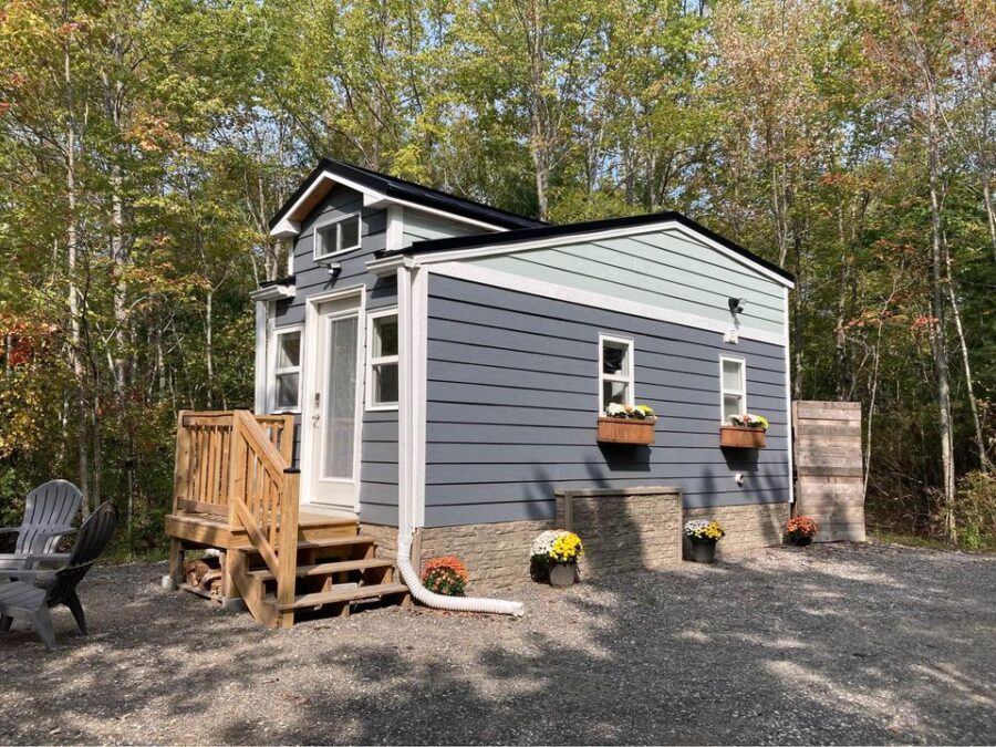 Former Maine Airbnb Tiny House on Wheels 4