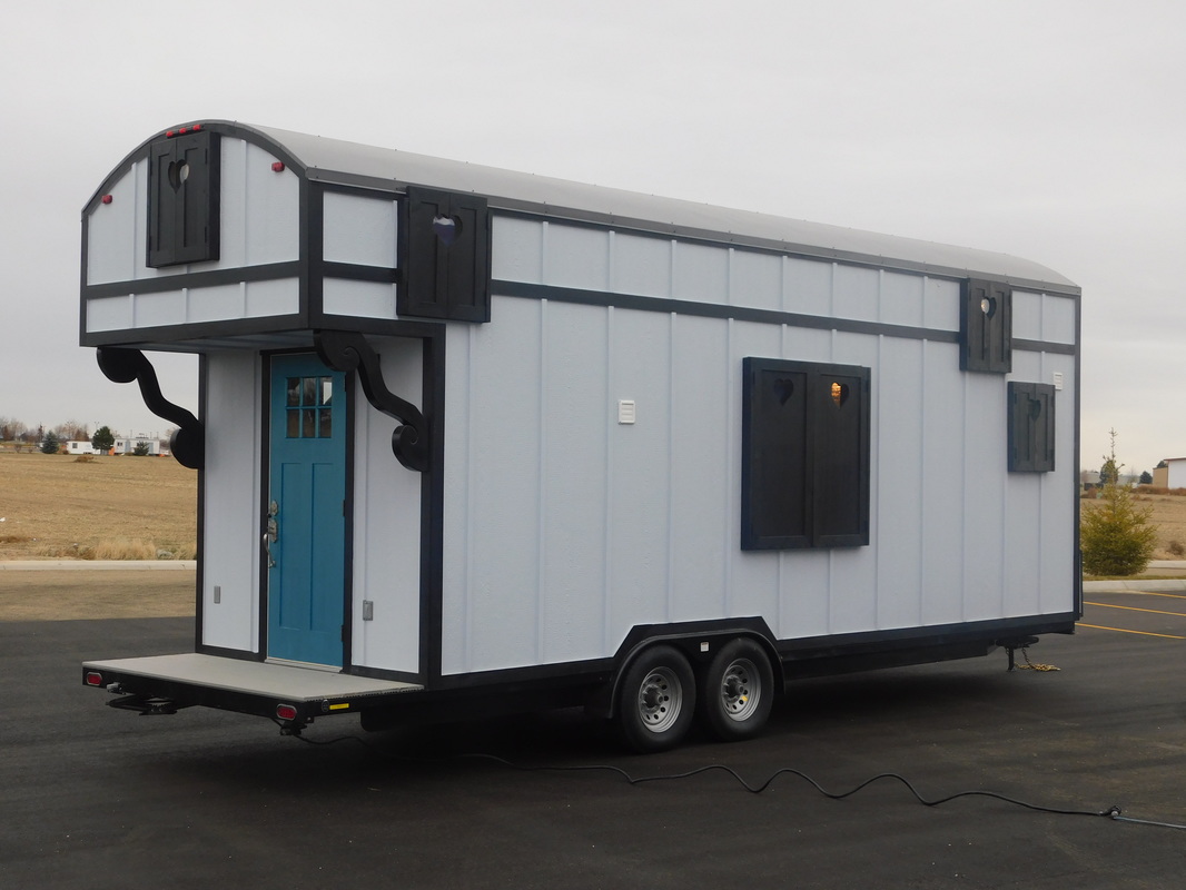 French Storyteller Tiny Idahomes