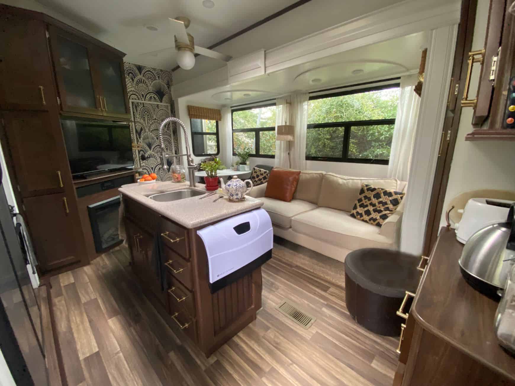 Tiny House Living in a Renovated 40′ 5th Wheel