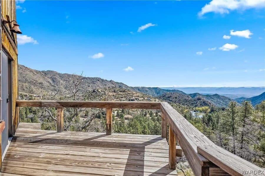 Funky Little Home in the Hualapai Mountains 2442