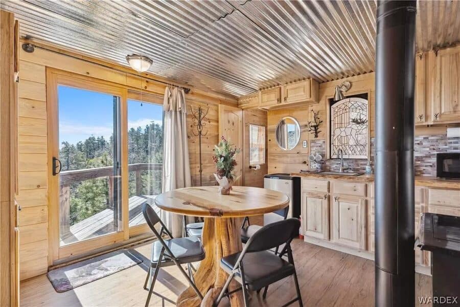 Funky Little Home in the Hualapai Mountains 255