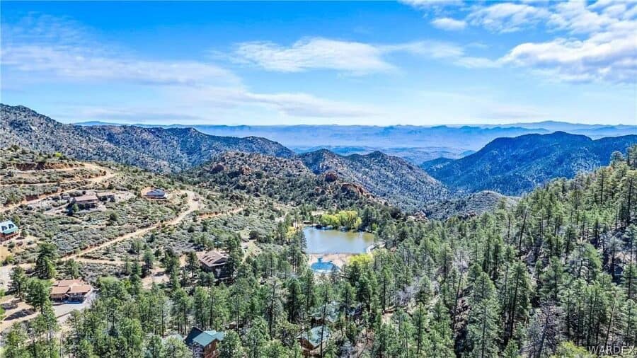 Funky Little Home in the Hualapai Mountains 6